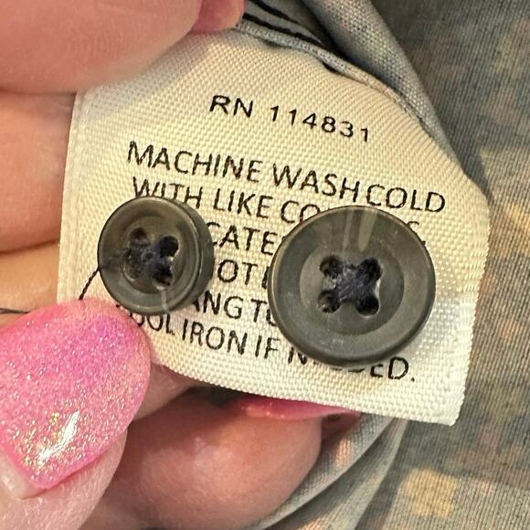 Society of threads size medium, four-way stretch, blue, and red floral - Picture 12 of 12